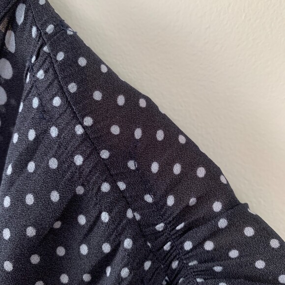 Ann Taylor cap sleeve navy polka dot peplum top XS - Picture 5 of 8